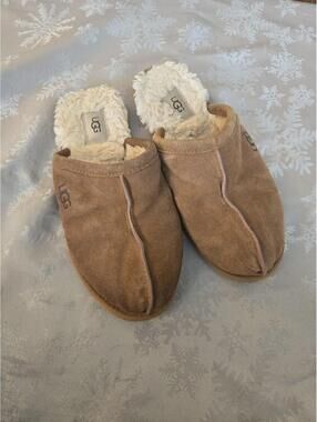 UGG Scuffette II Chestnut Sheepskin Slippers Size 8